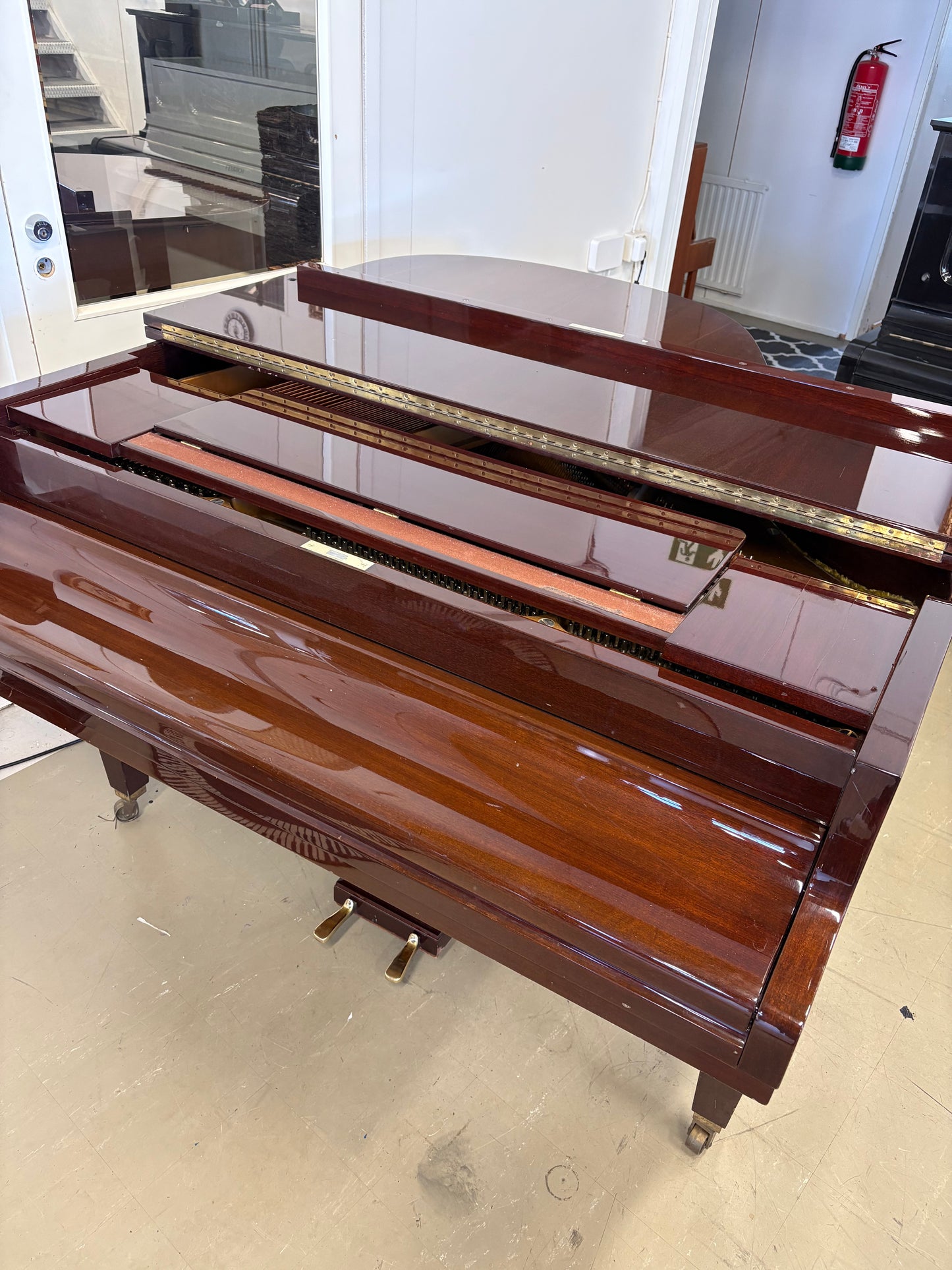 Grotrian-Steinweg 160