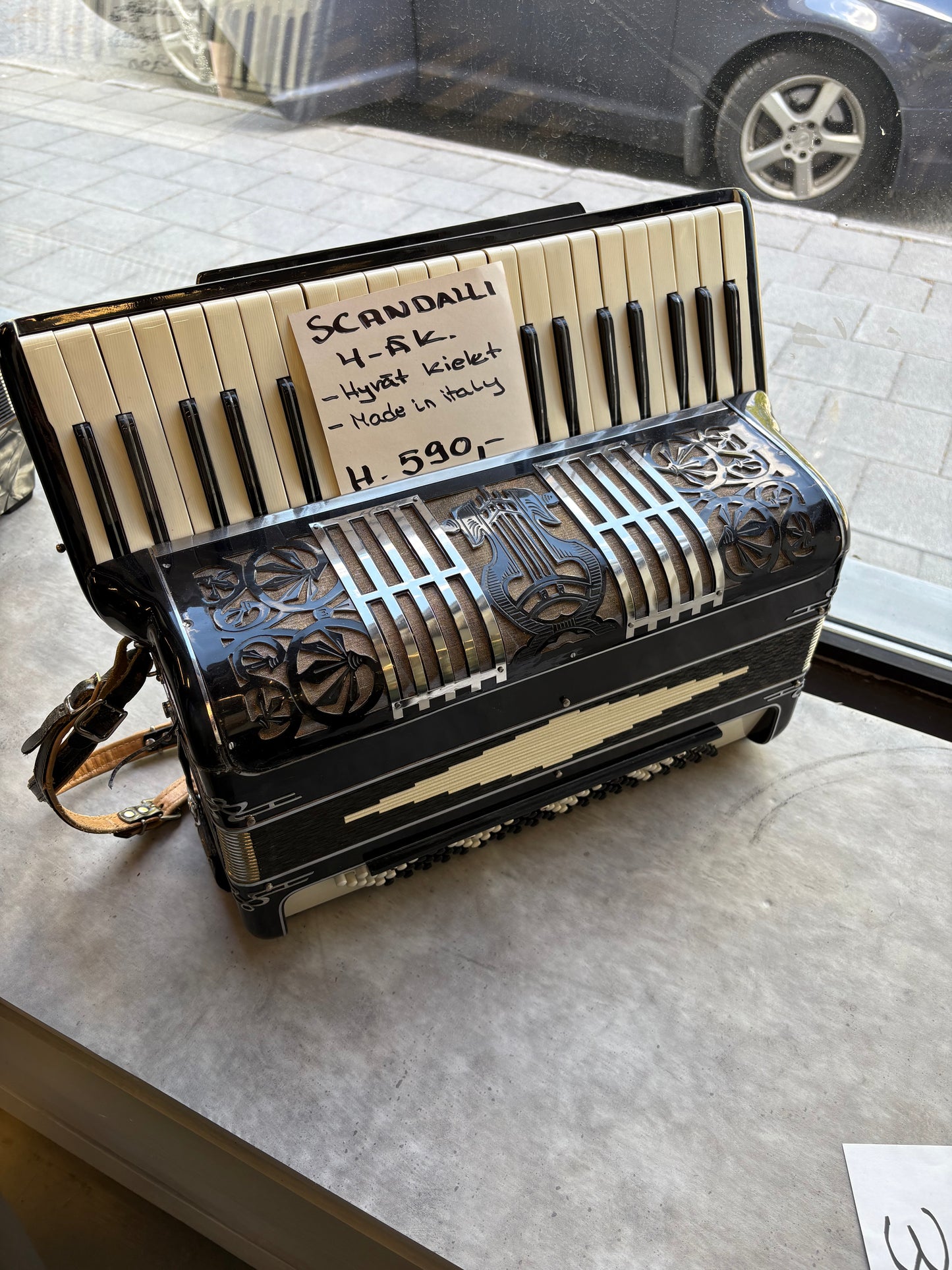 Scandally pianoharmonikka