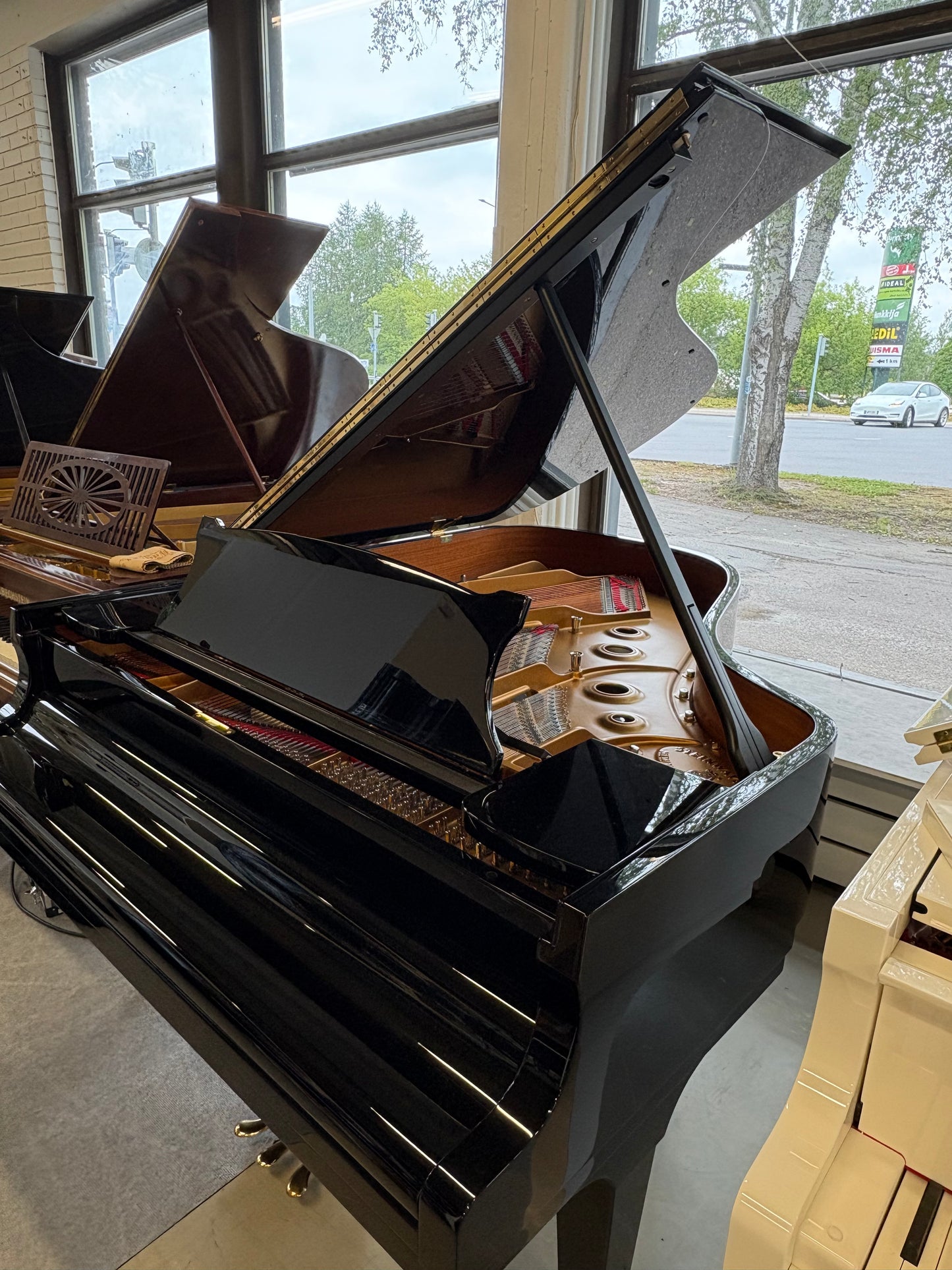 Steinway & Sons A 188