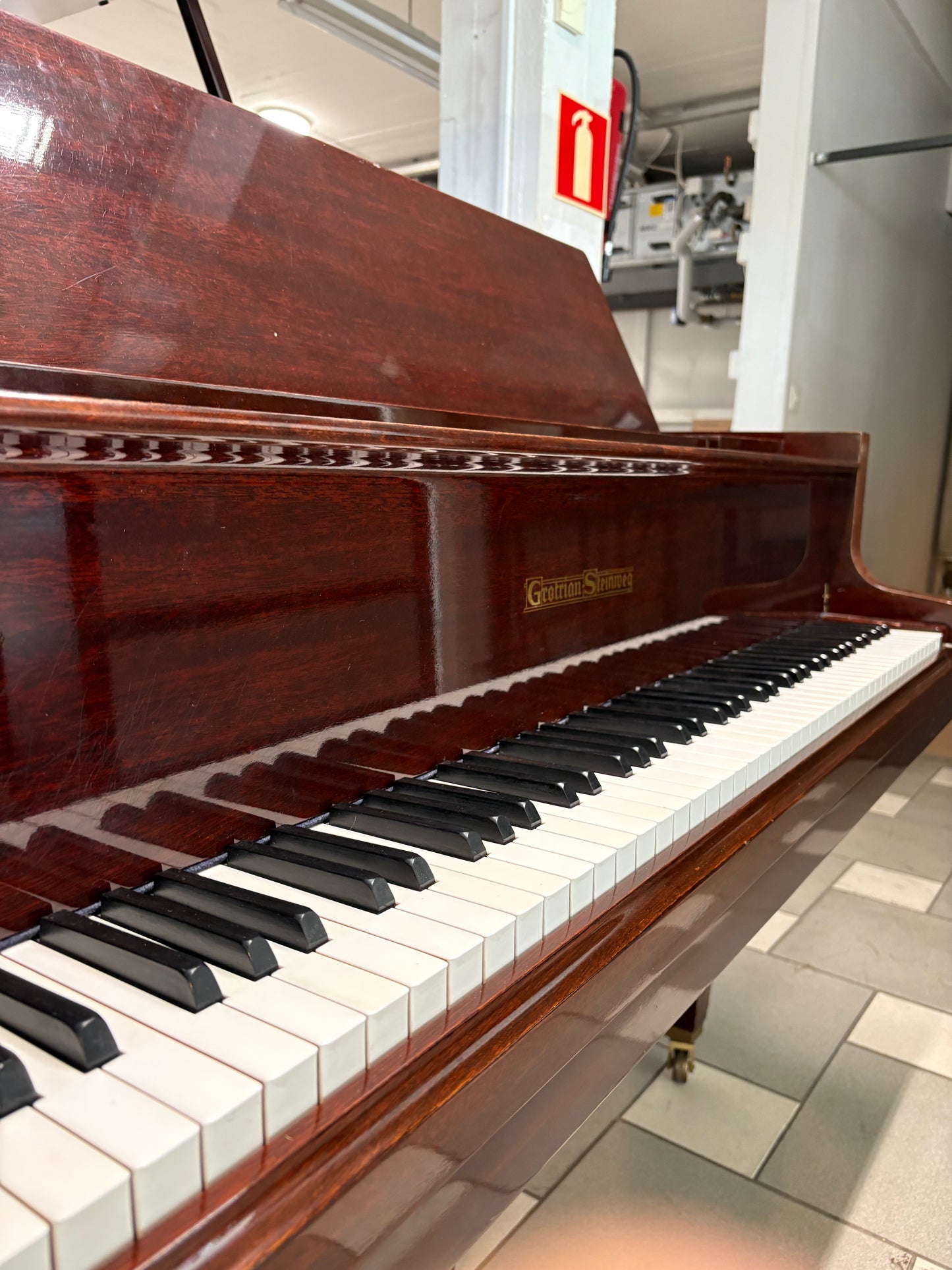 Grotrian-Steinweg 160