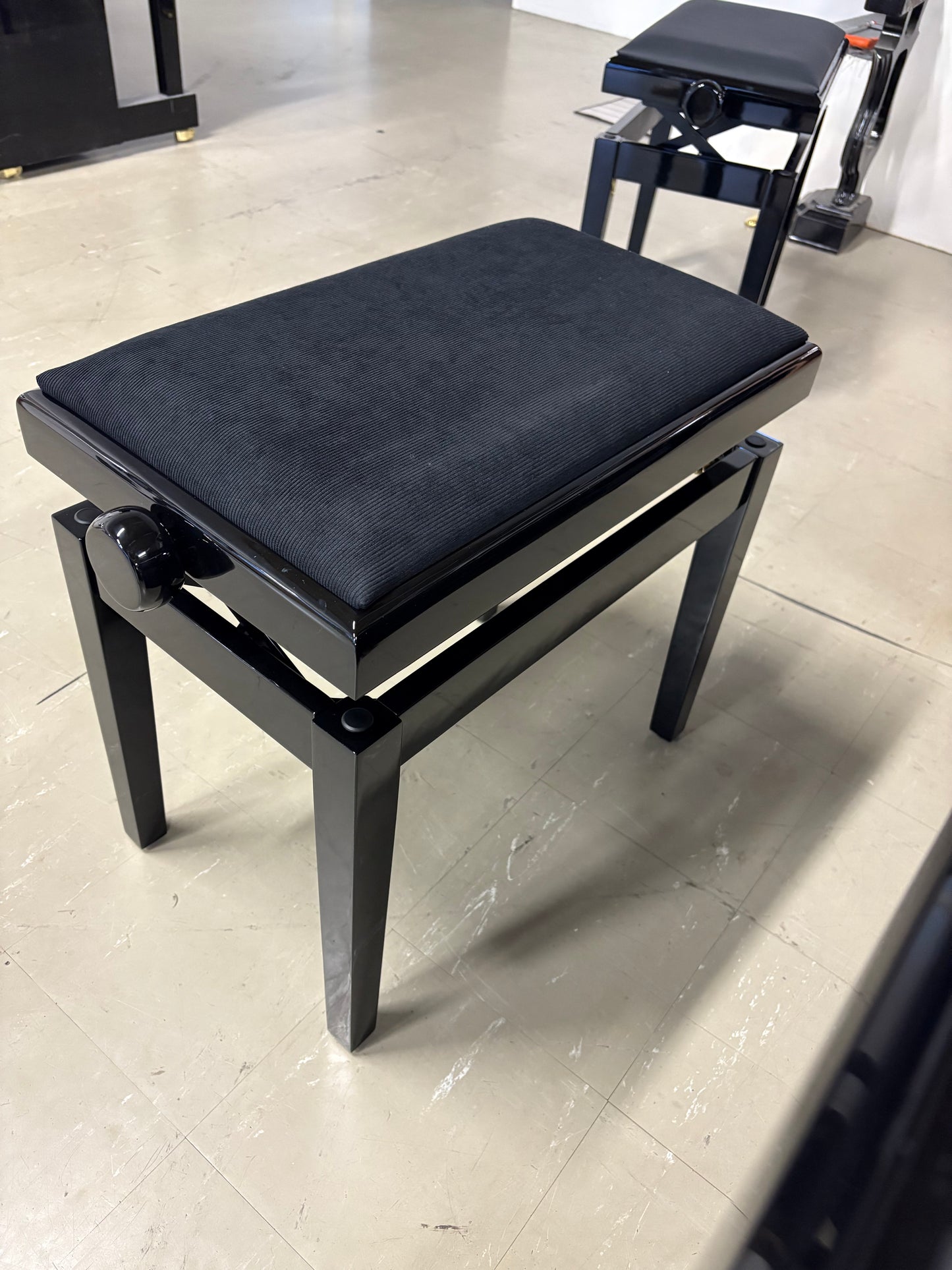 Discacciati Säädettävä Pianopenkki (Musta Kangas)