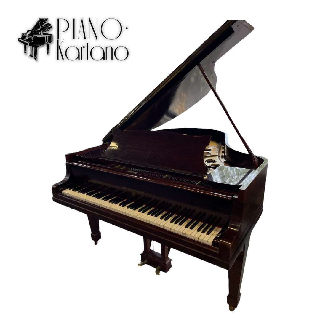 Steinway & Sons O