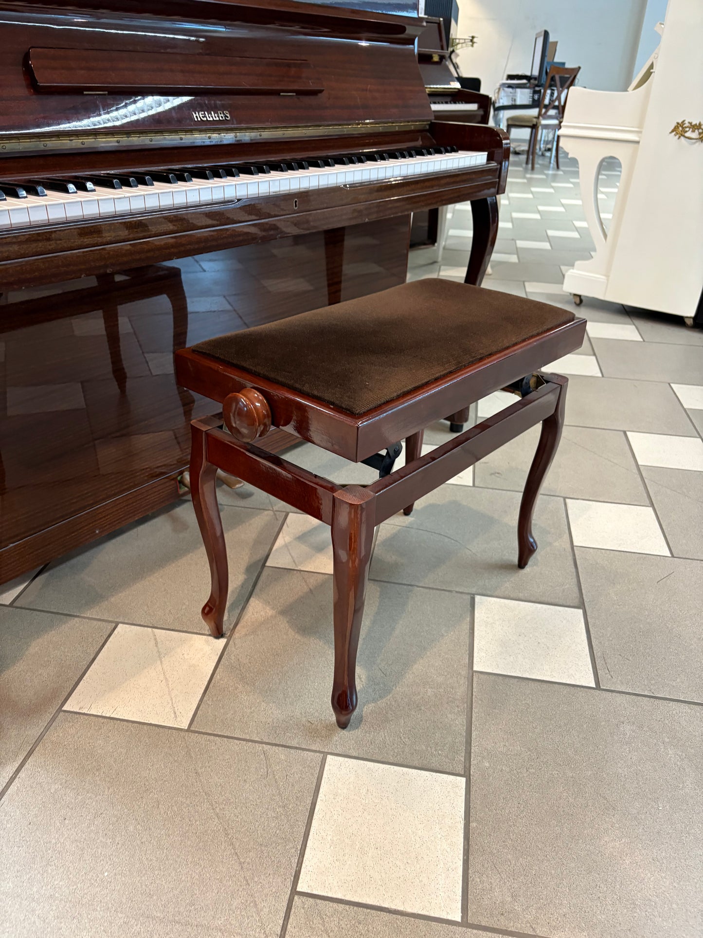 Chippendale pianotuoli