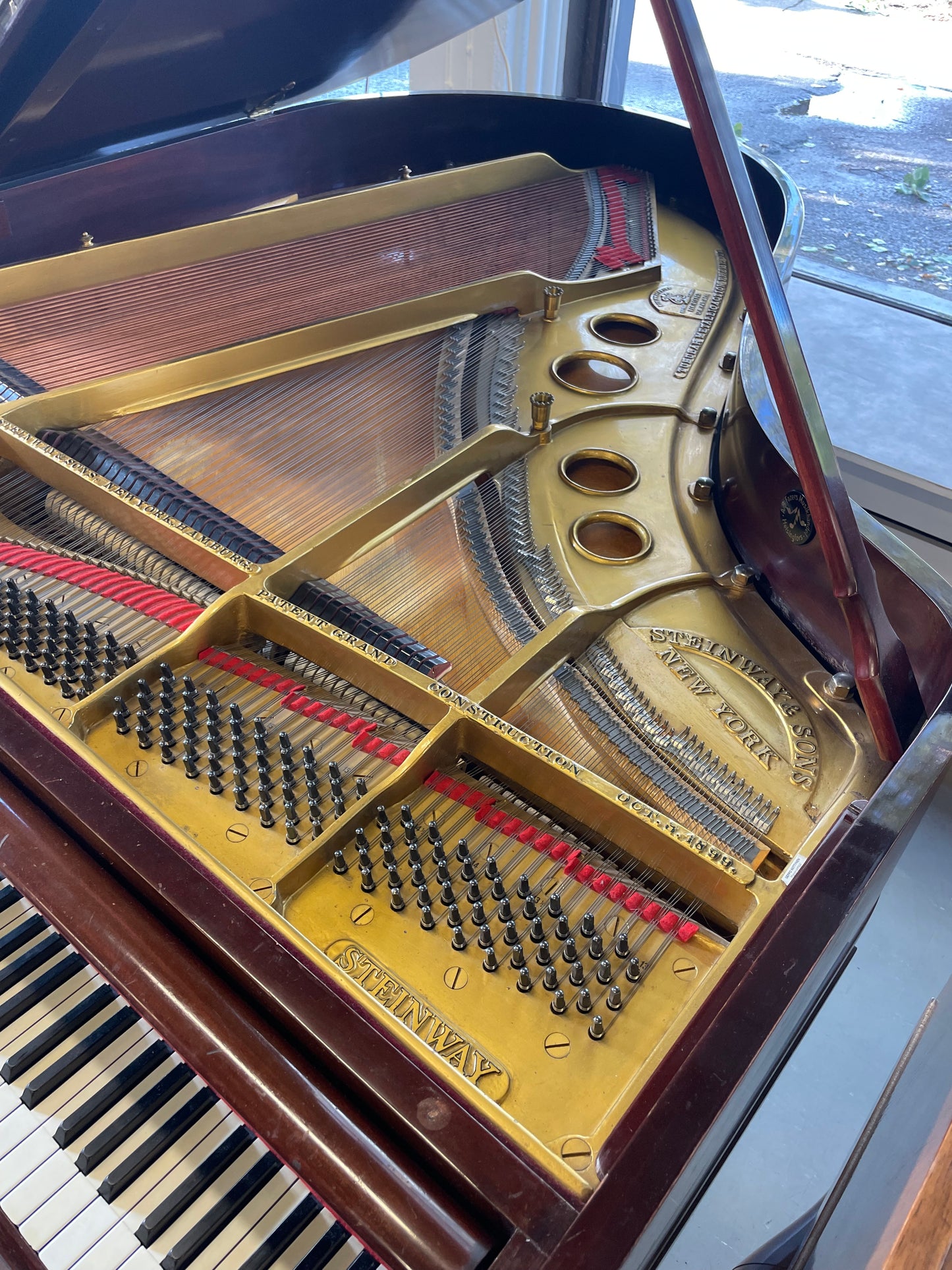 Steinway & Sons O