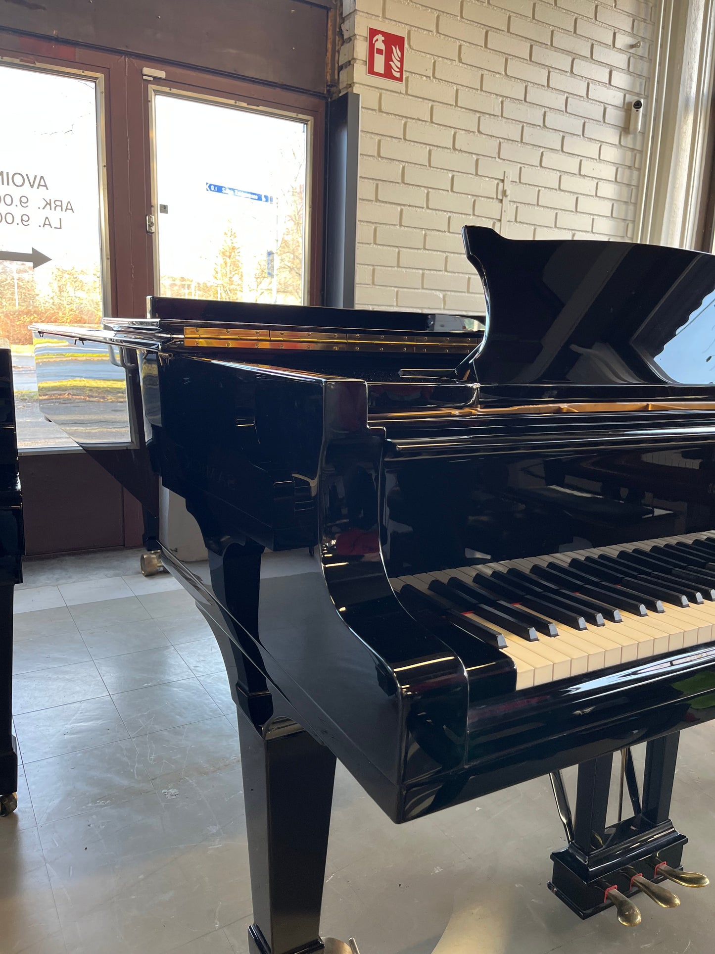 Steinway & Sons D 274