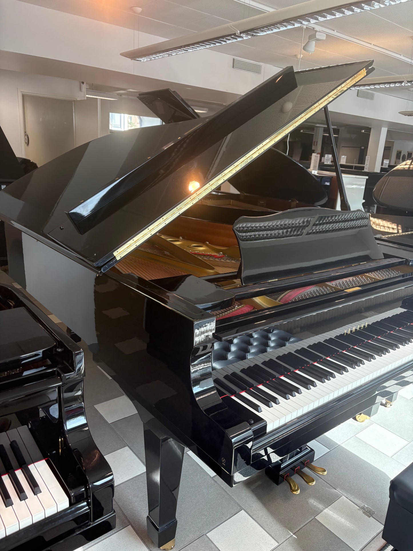 Yamaha C7