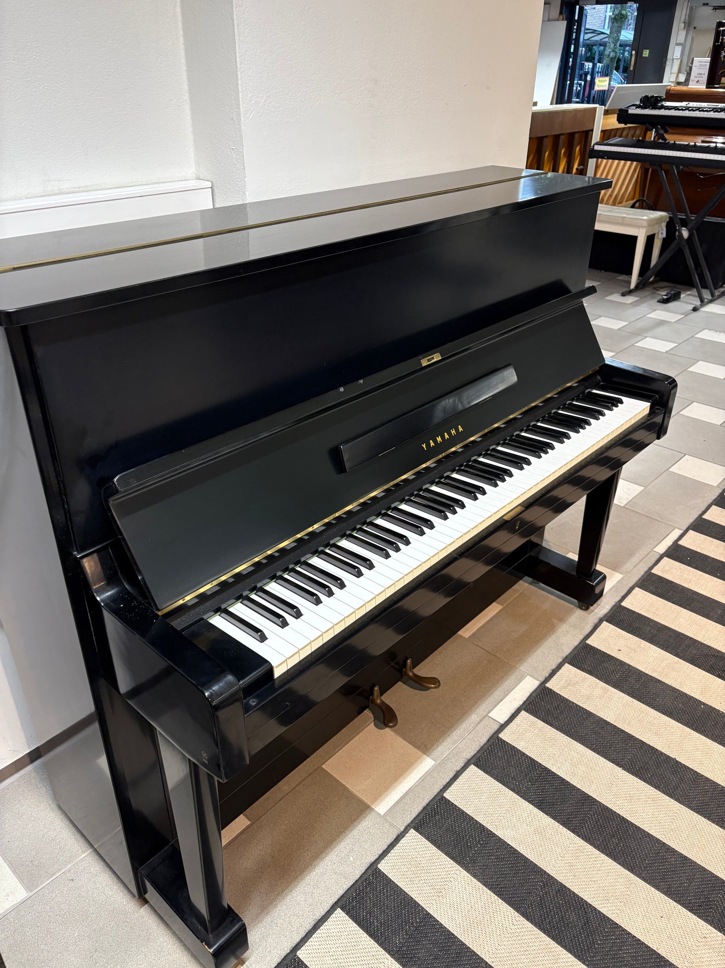 Yamaha U1