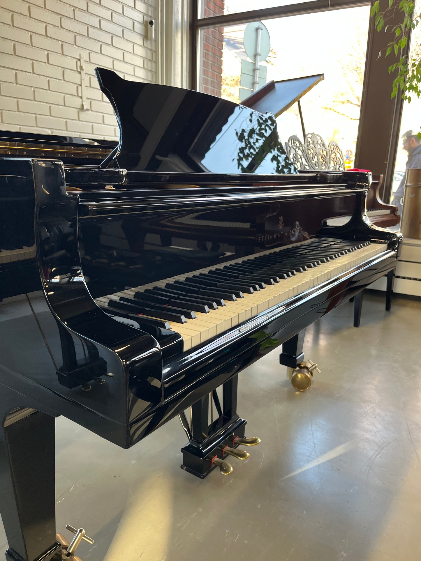 Steinway & Sons D 274