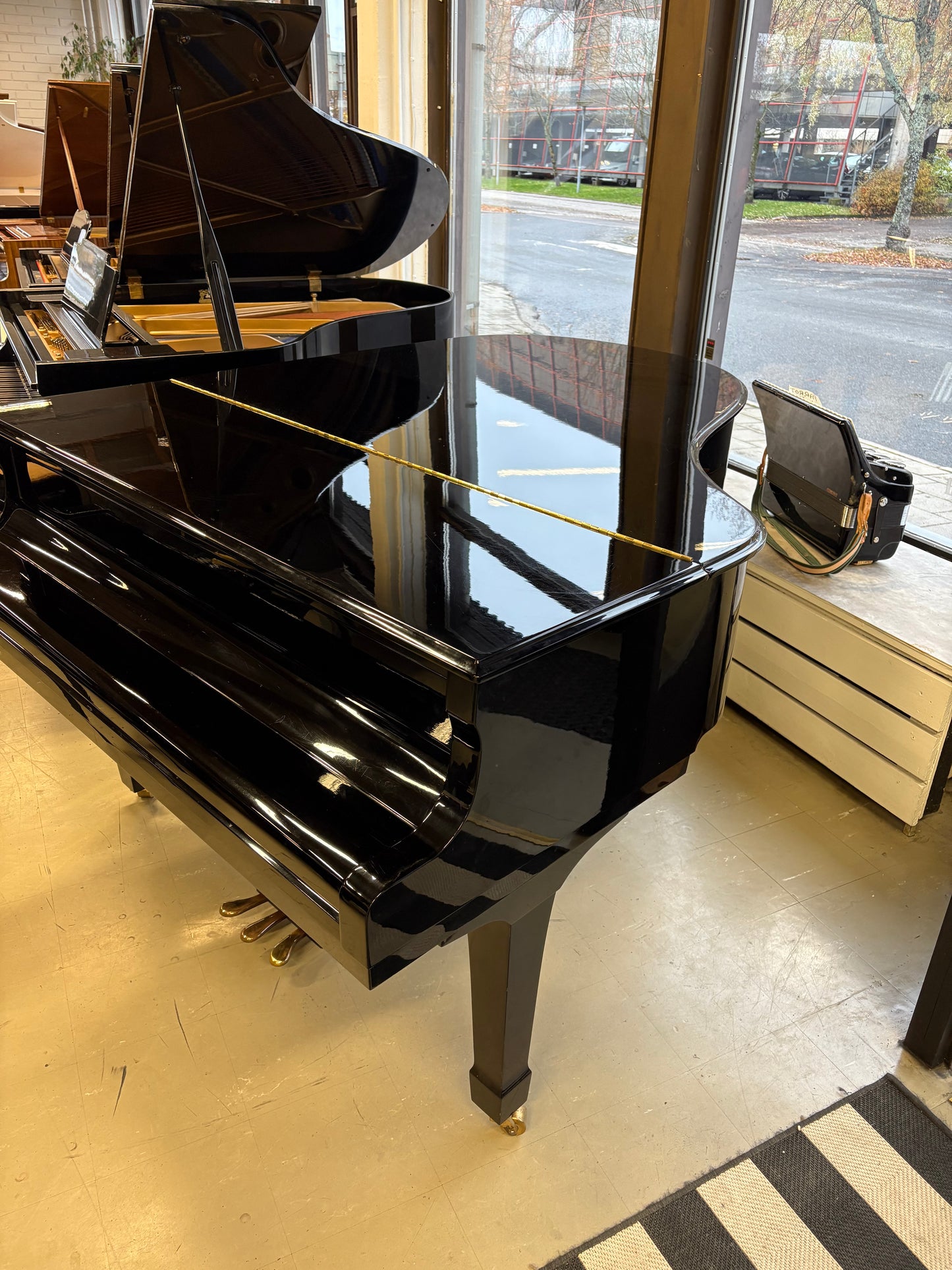 YAMAHA C3 conservatory
