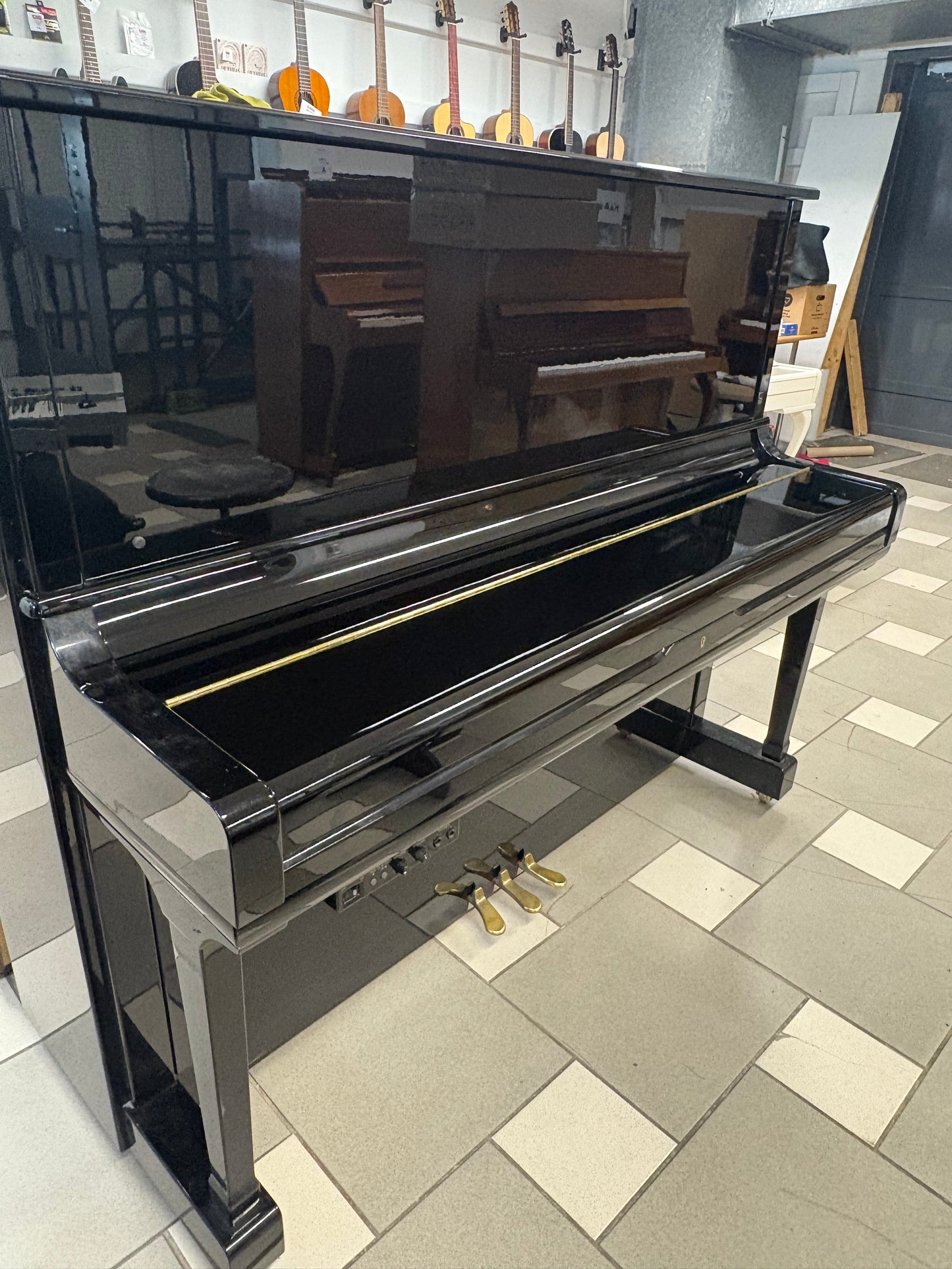 Yamaha SU7S-Silent