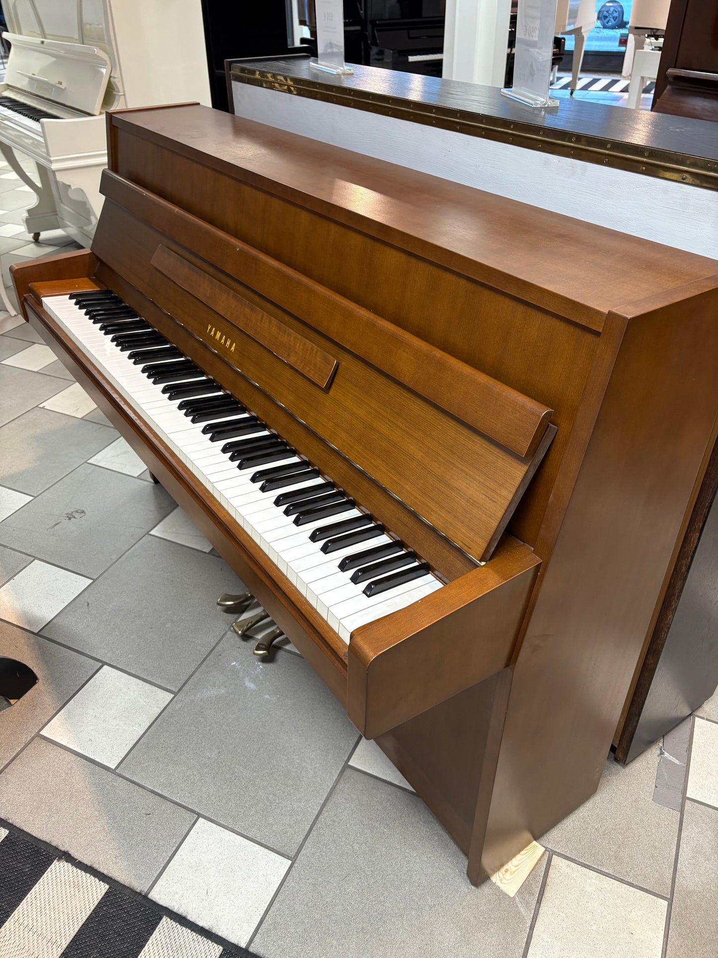 Yamaha M100