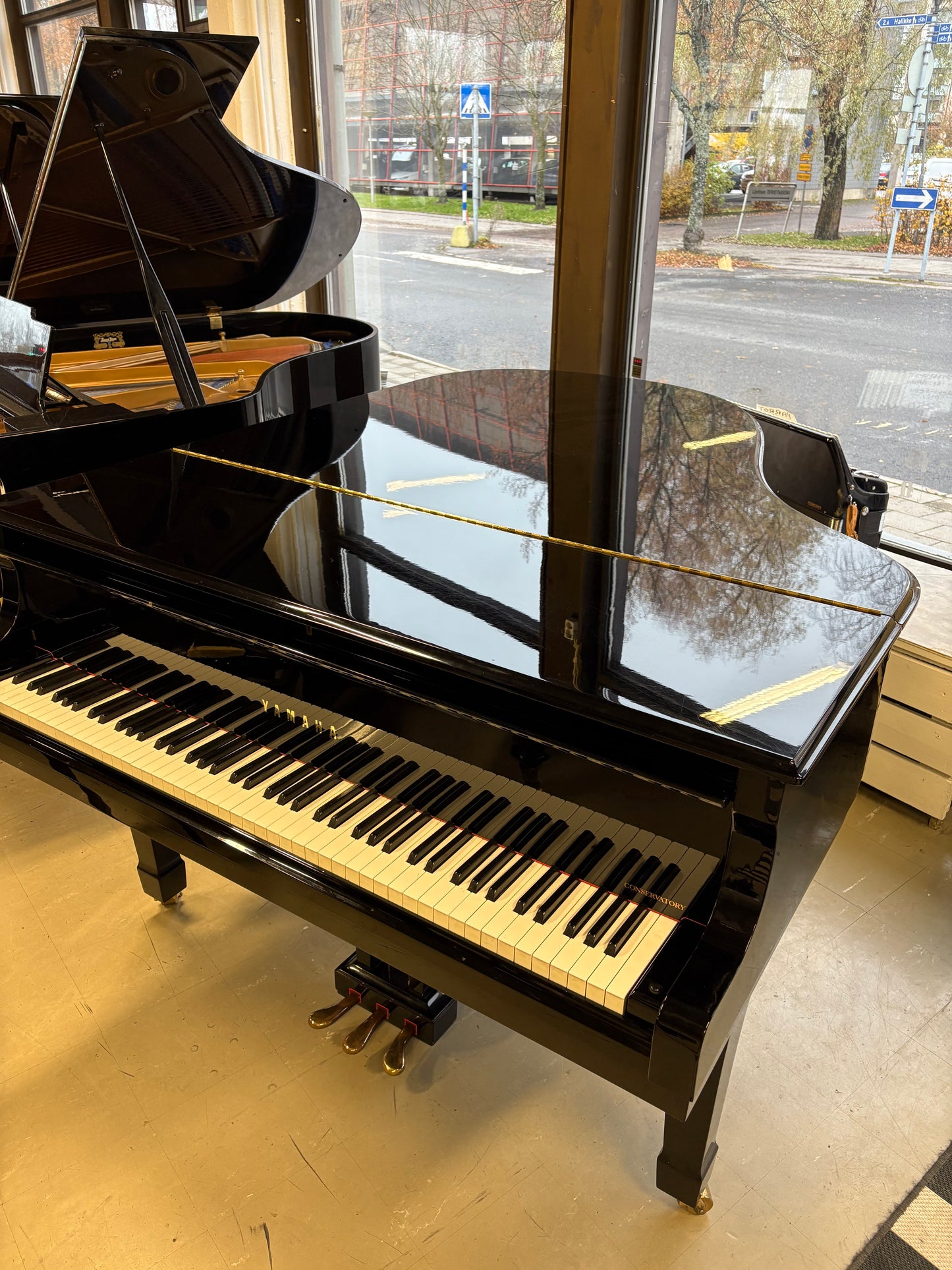 YAMAHA C3 conservatory