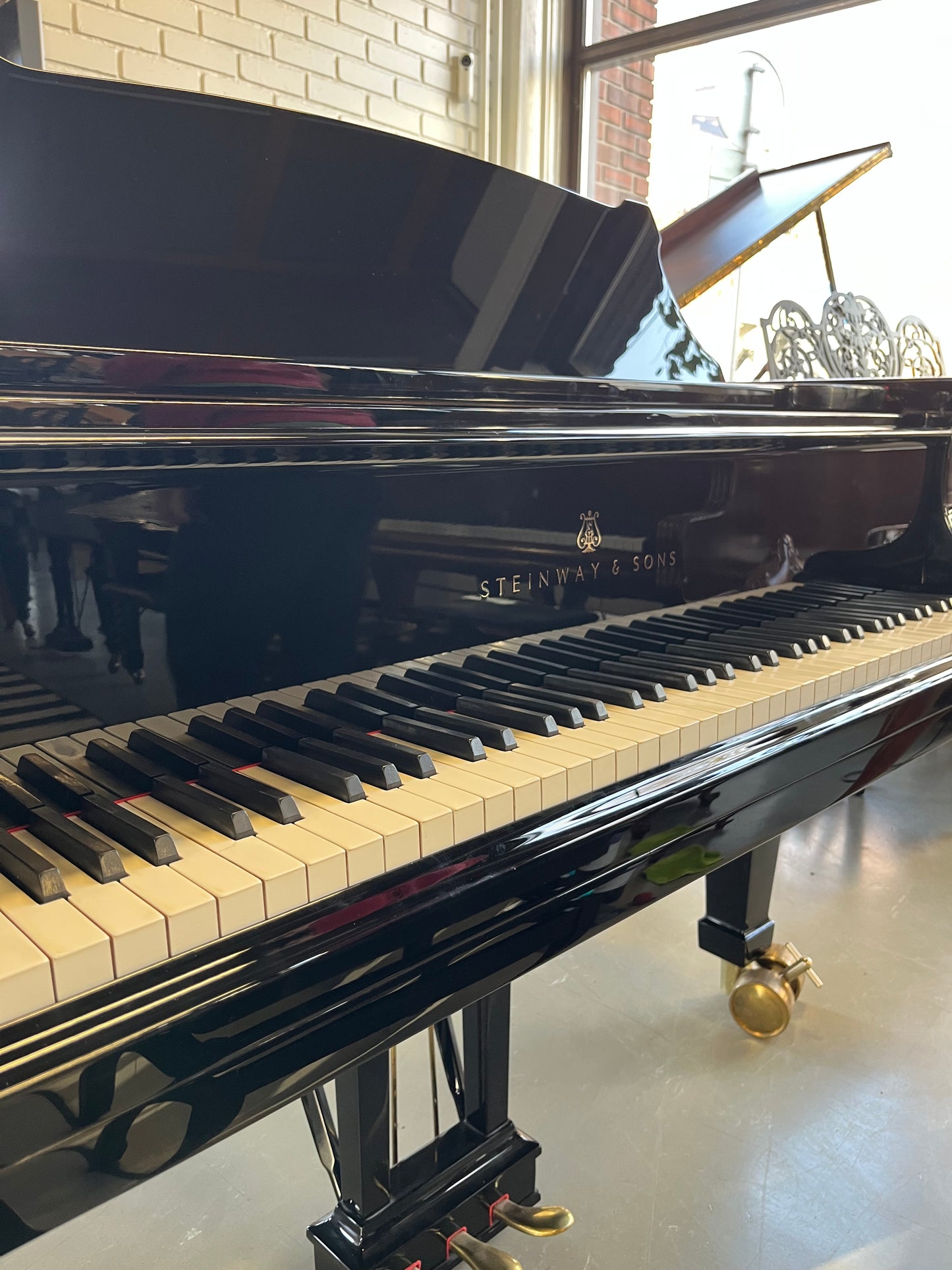 Steinway & Sons D 274