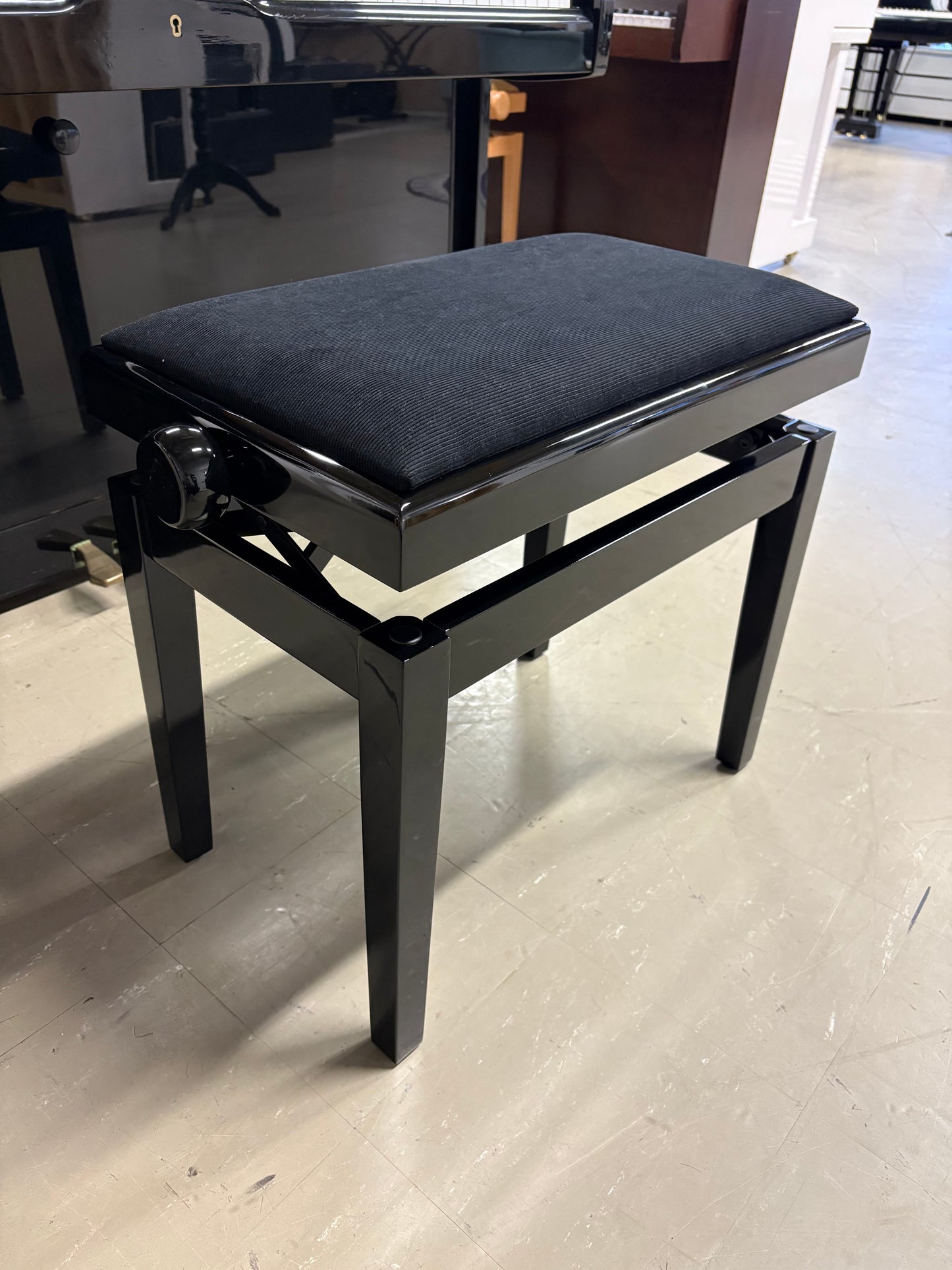 Discacciati Säädettävä Pianopenkki (Musta Kangas)