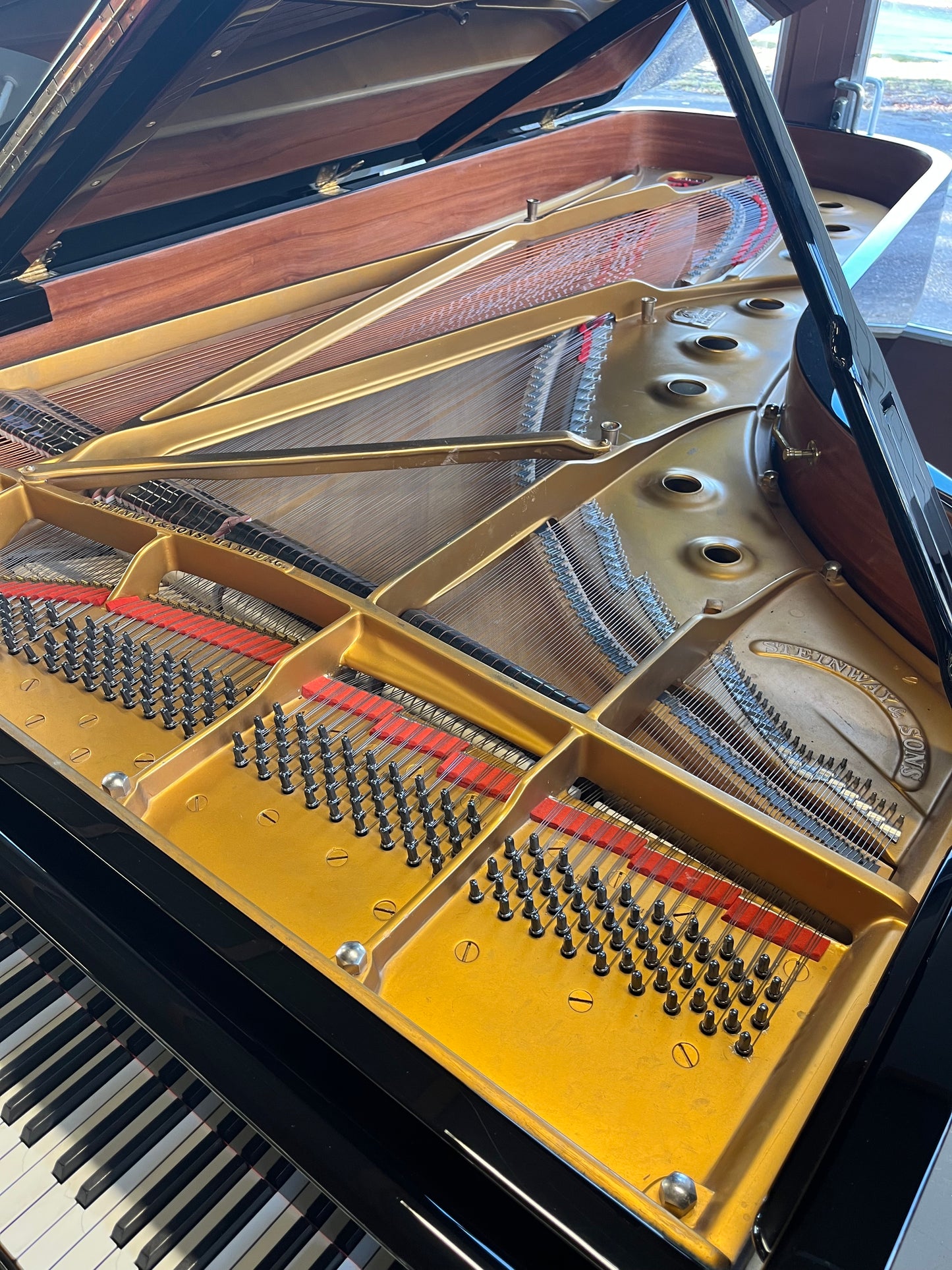 Steinway & Sons D 274