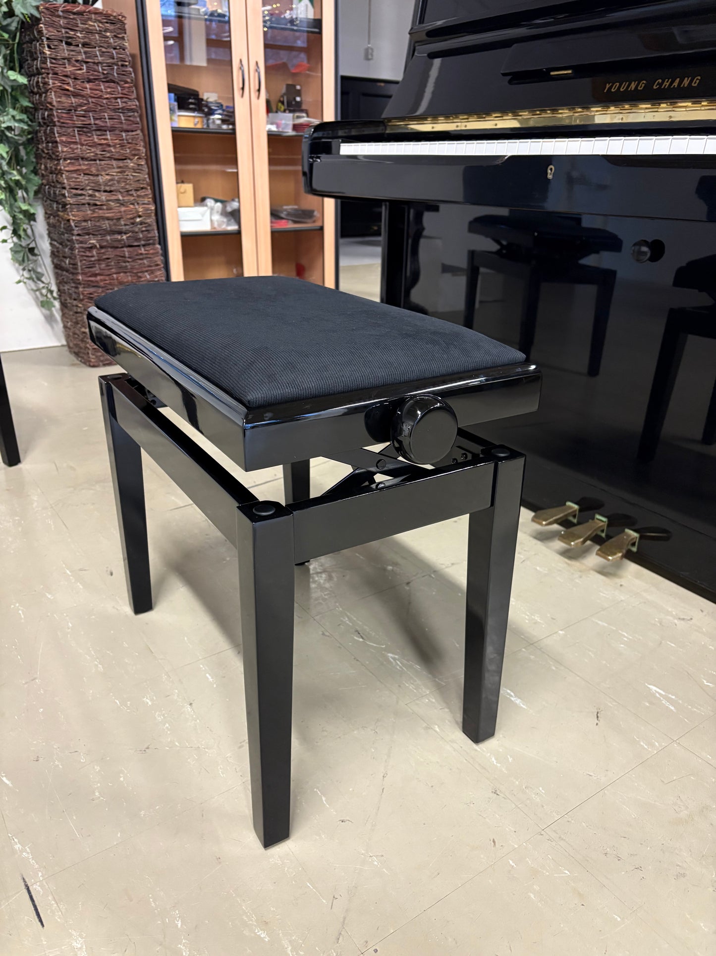 Discacciati Säädettävä Pianopenkki (Musta Kangas)