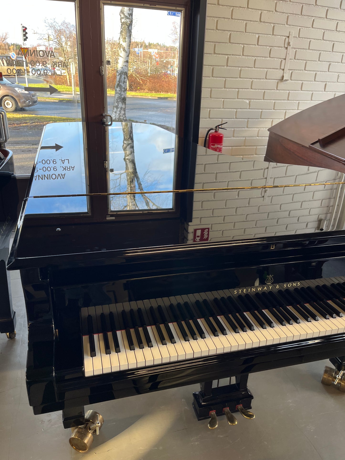 Steinway & Sons D 274