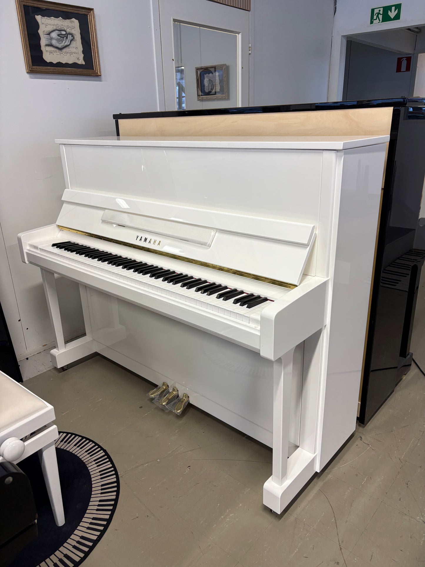 Yamaha B3 akustinen piano (uusi)