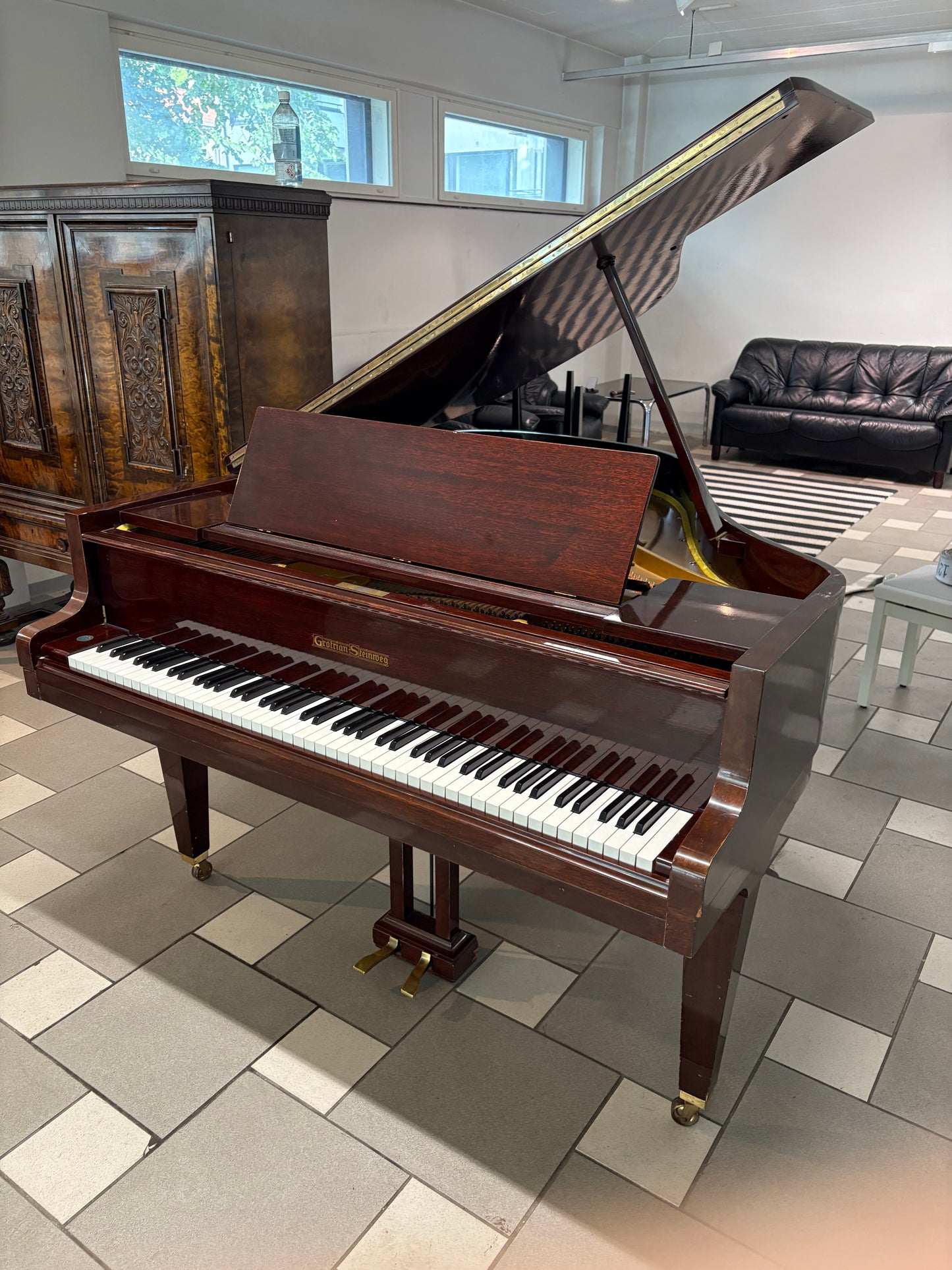 Grotrian-Steinweg 160