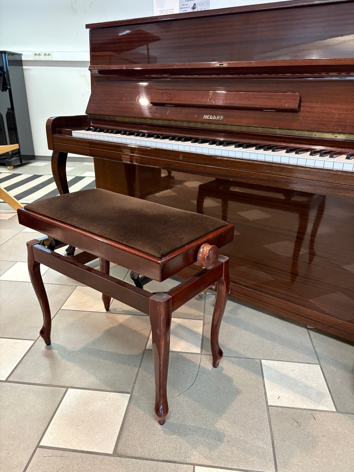 Chippendale pianotuoli