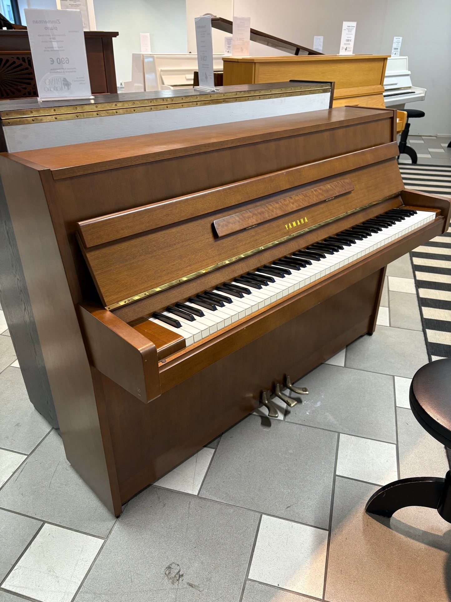 Yamaha M100