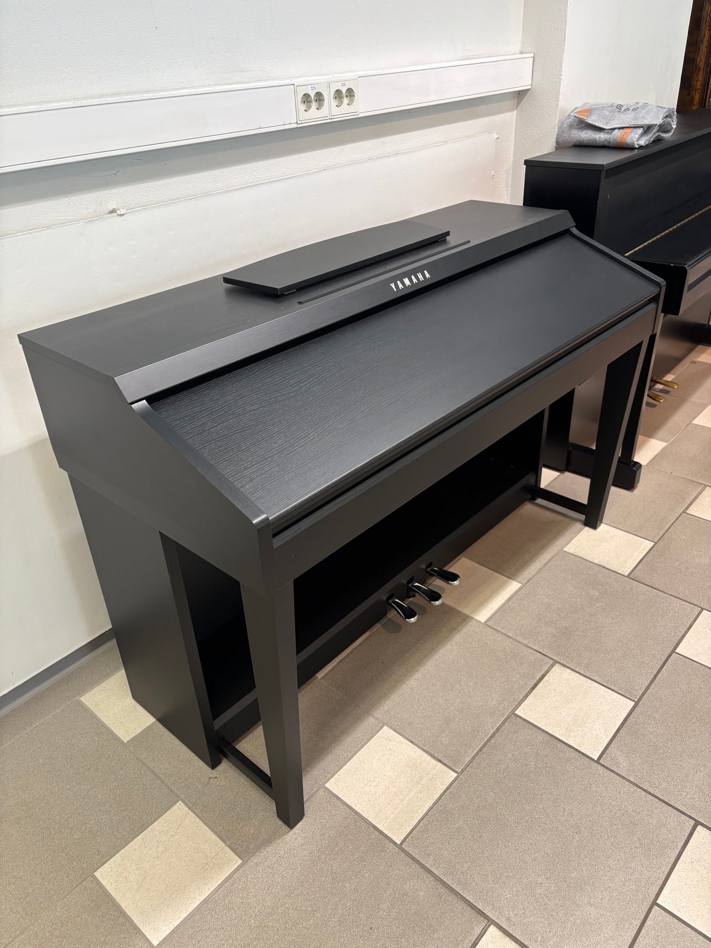 Yamaha CVP-609