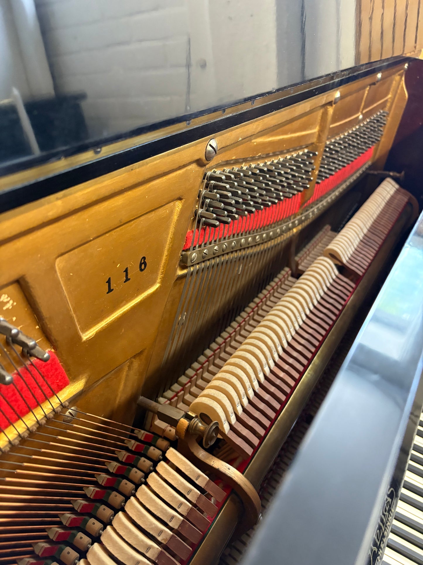 Hellas pystypiano