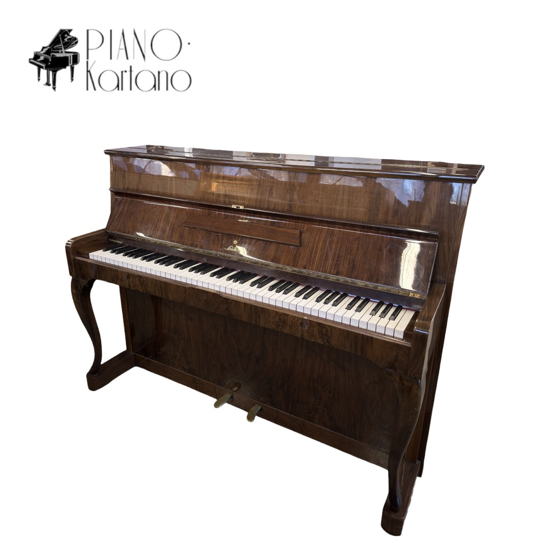 Petrof 115 Chippendale