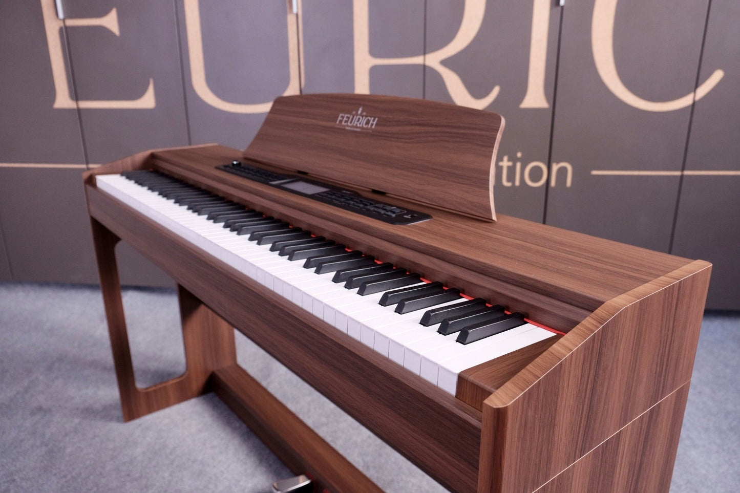 Feurich OLYA evo, pähkinä