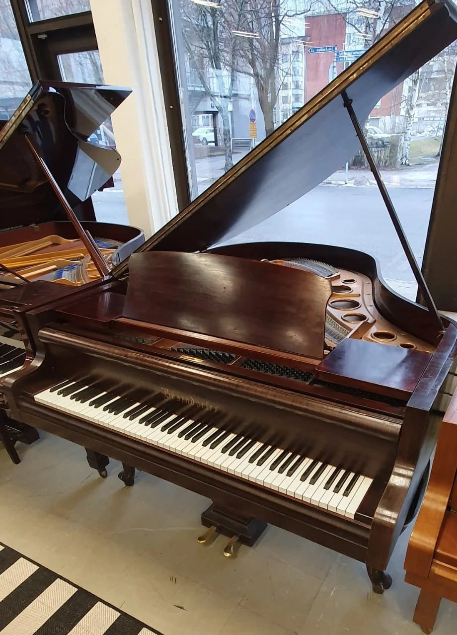 Bösendorfer Chippendale 170