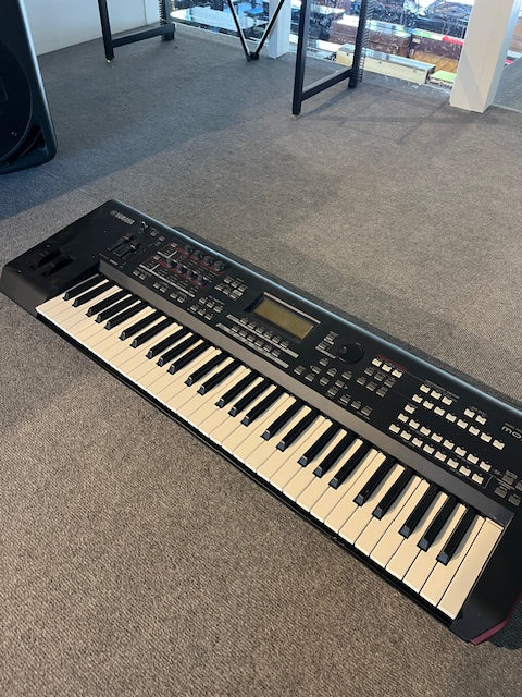 Yamaha MOX6