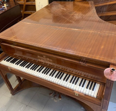 Steinway & Sons 184 model Unique